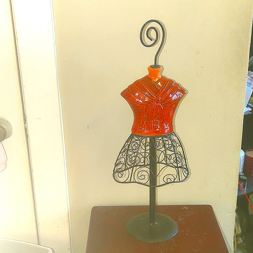 EUC Mannequin Dress Form Tabletop Home Decor Jewelry Ceramic Filigree MetalStand